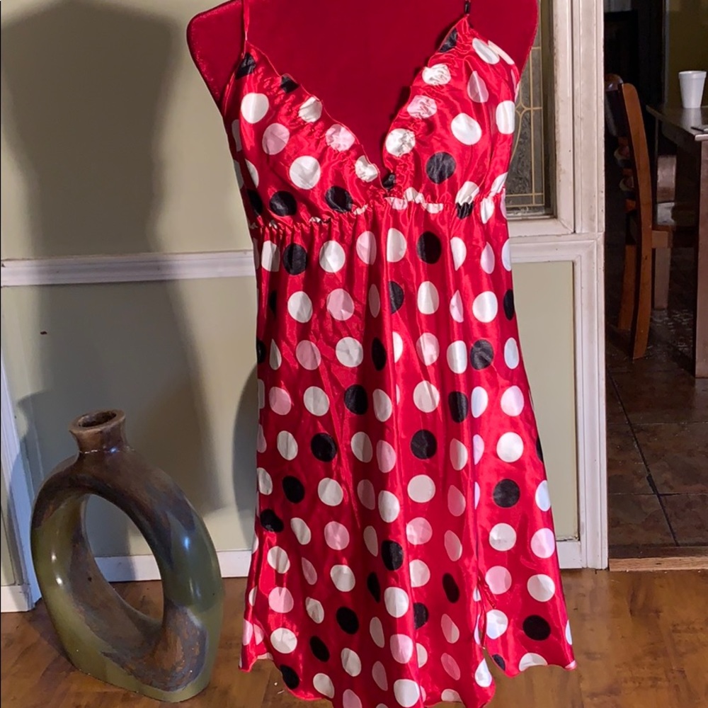 elegant polka dot sleepwear